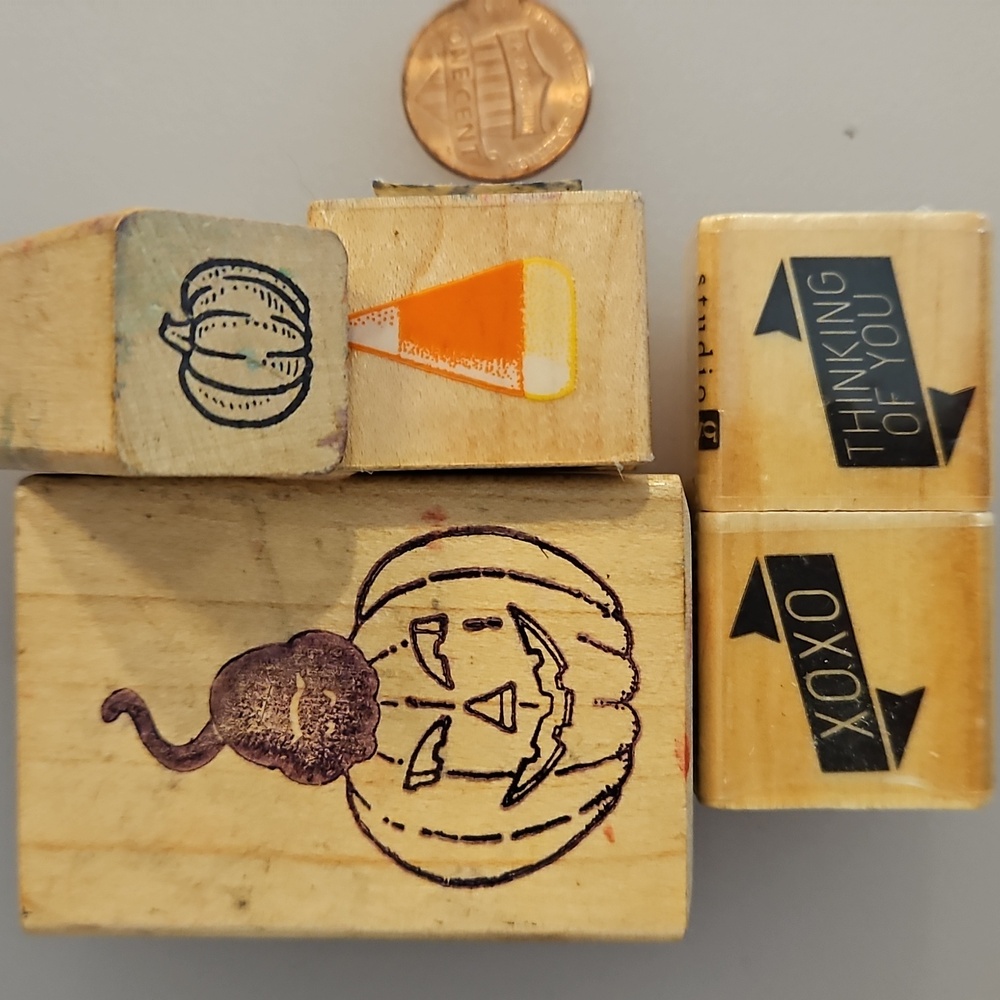 Lot of 14 Halloween themed rubber stamps Pumpkins skulls a graveyard border cats - Picture 2 of 14